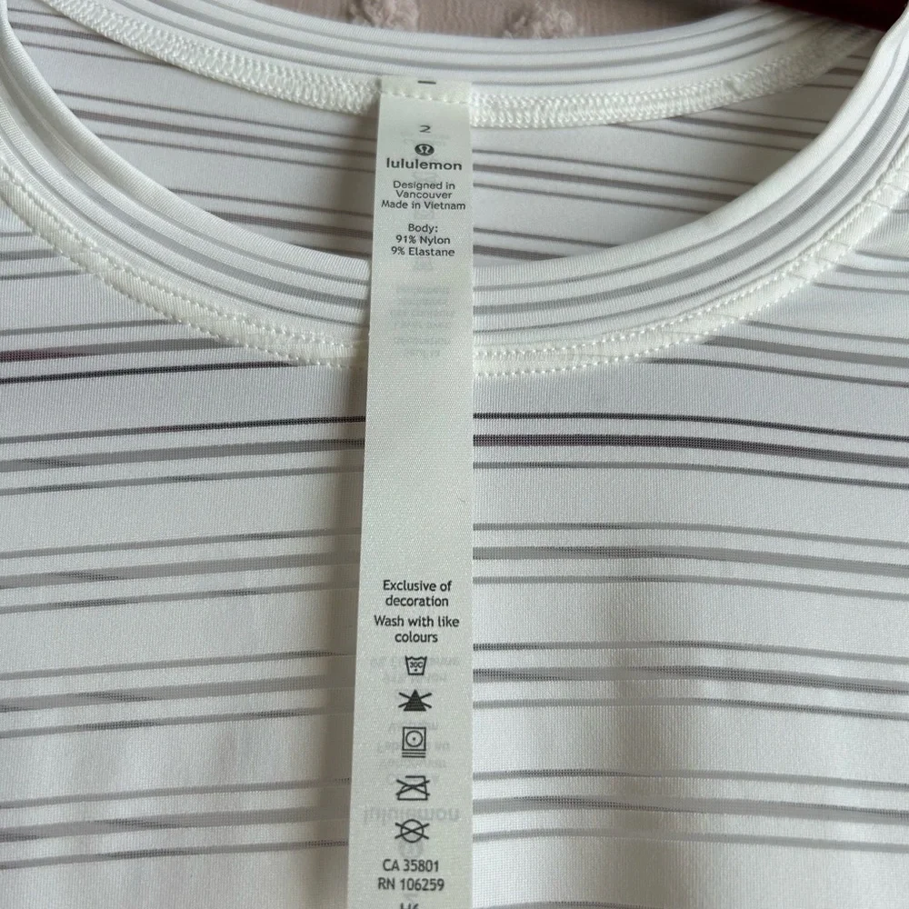 Lululemon Tie Your Practice Striped Long Sleeve Sz 2 White‎